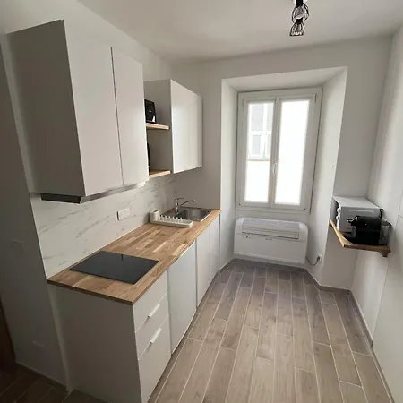 아파트 Renovated Seaside In The Heart Of